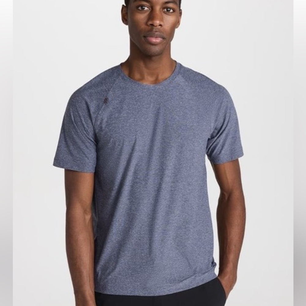 Rhone Men’s Round Neck Short Sleeve Reign Sweat Wicking Tee Shirt Size L